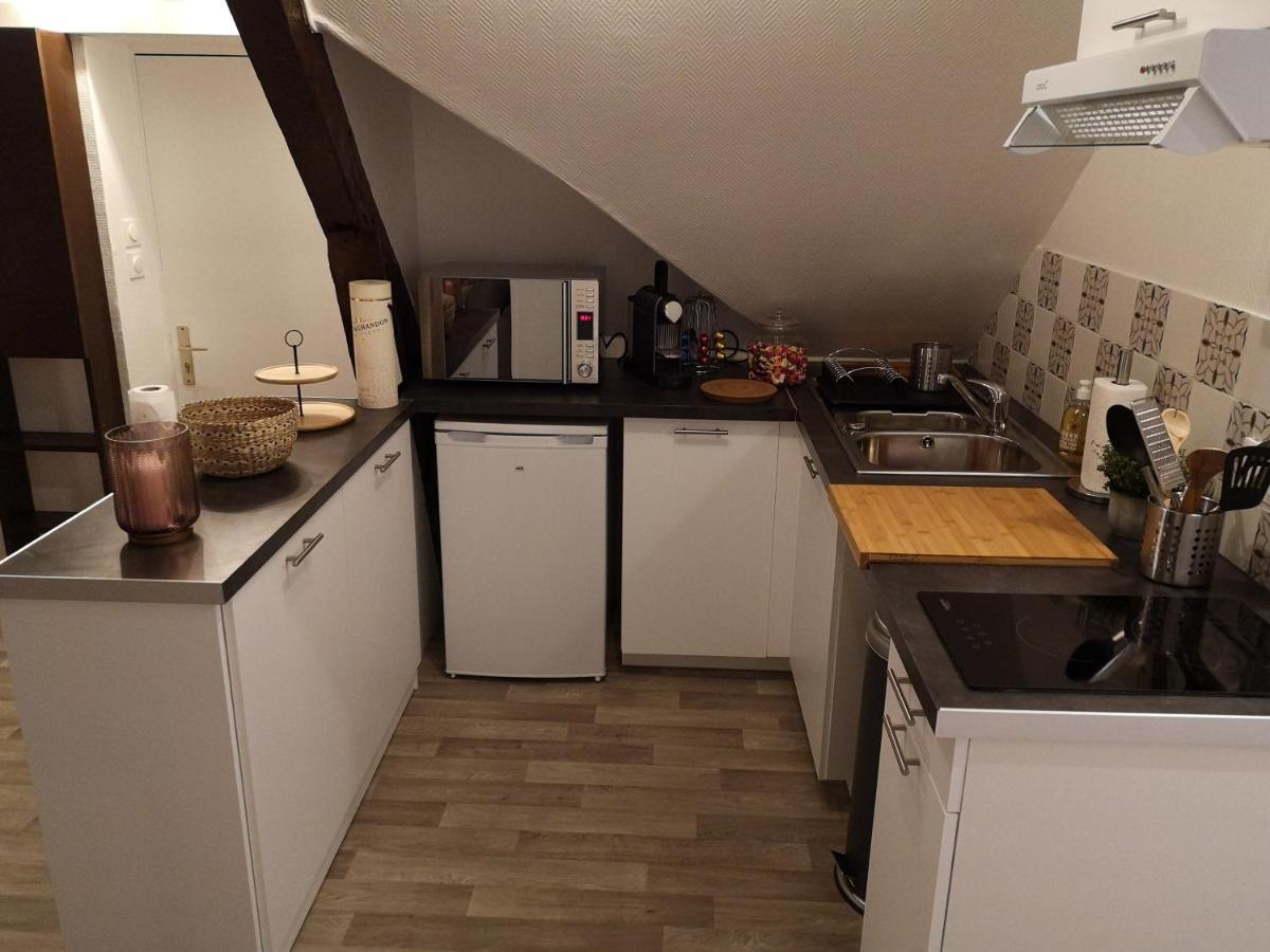 Logement Cosy Renove Au Pied De La Cathedrale Avec Climatisation 兰斯 外观 照片